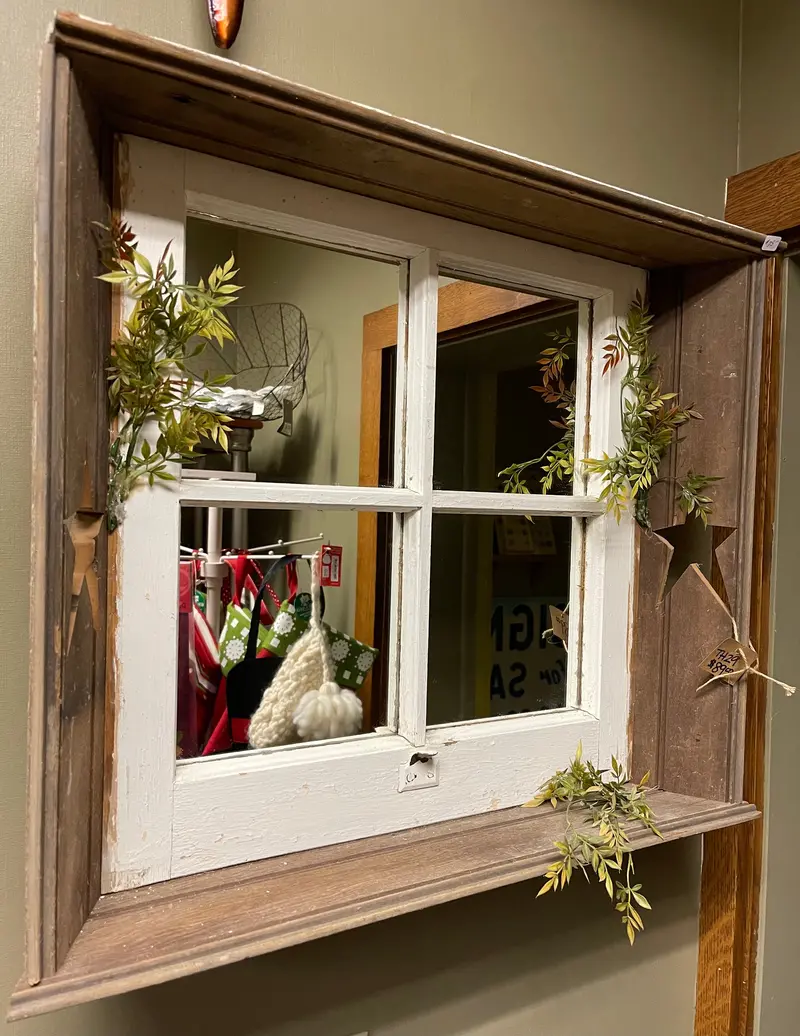 Handmade Amish Mirror – Locally Crafted One-Of-A-Kind Piece 1
