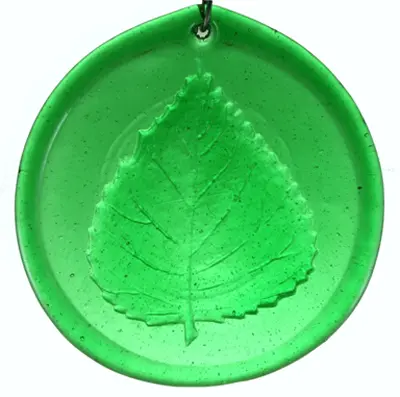 Recycled Glass Birch And Aspen Leaf Sun Catcher – Green Finish 1