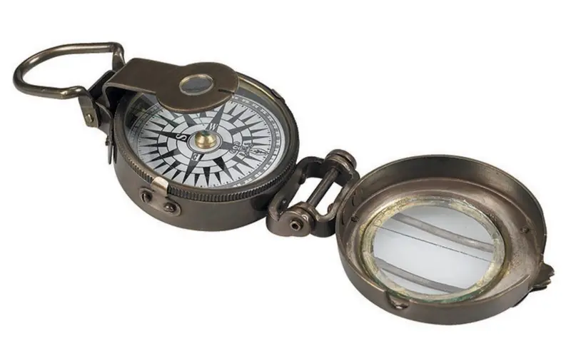 Wwii-Era Military Compass Replica – Authentic Models Collectible 1