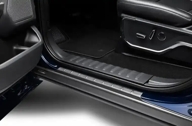 Bushwacker Trail Armor Rocker Panel Kit – 4-Piece Black Protection System (14130) 1